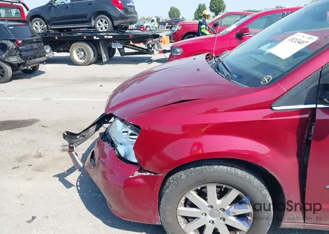 2014 Chrysler Town & Country Touring из США, поврежденный, VIN 2C4RC1BG4ER340117